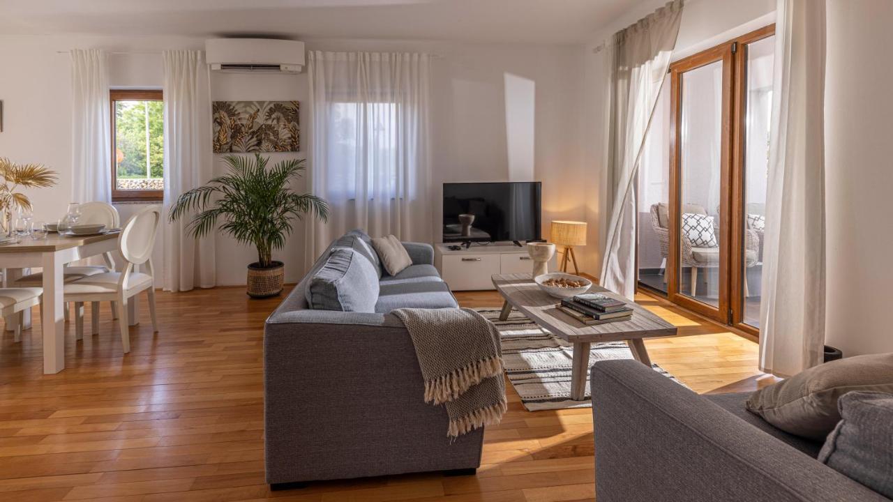 Val Piana Villa Савудрия Екстериор снимка