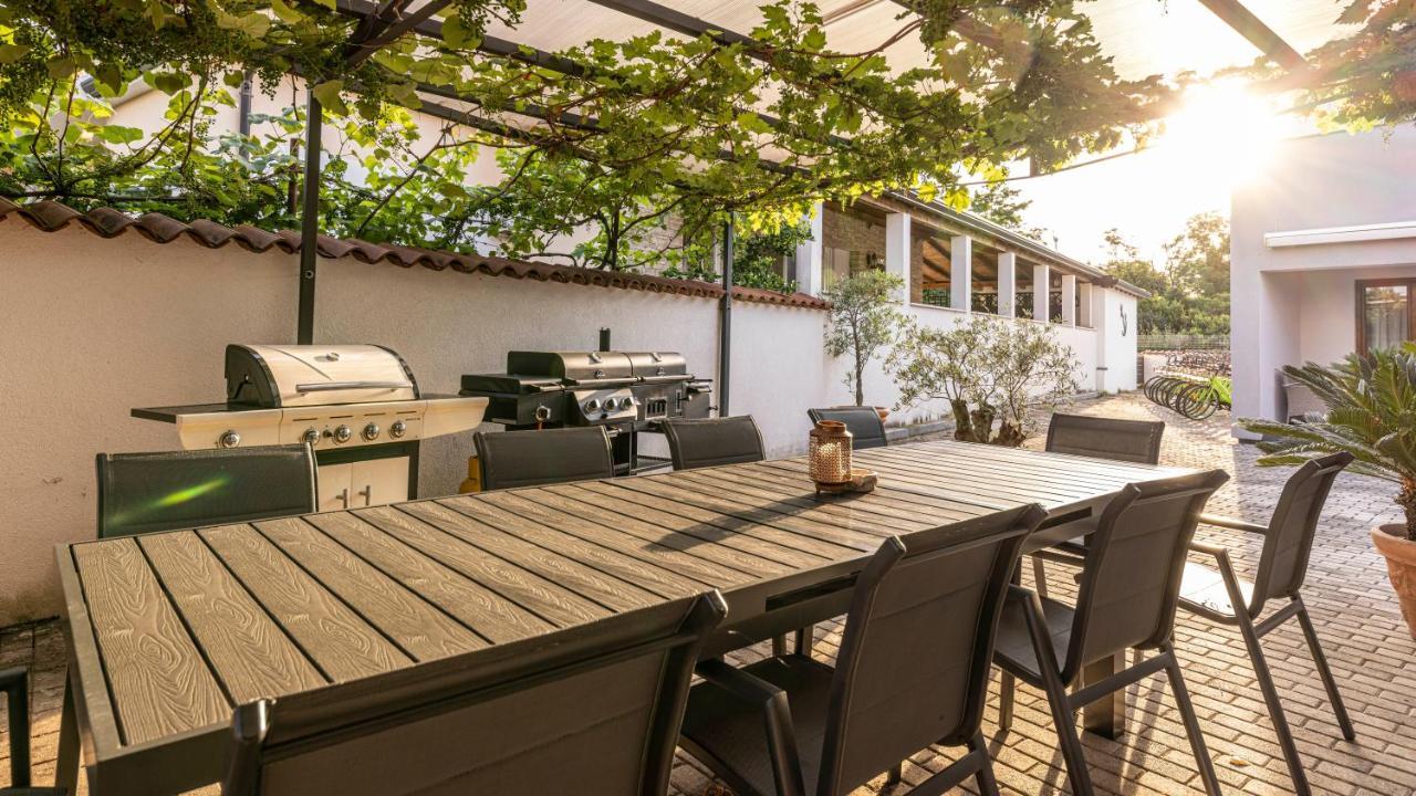 Val Piana Villa Савудрия Екстериор снимка