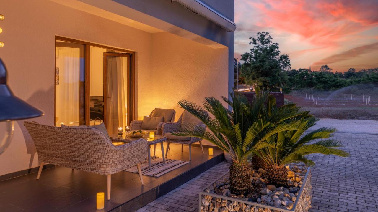 Val Piana Villa Савудрия Екстериор снимка