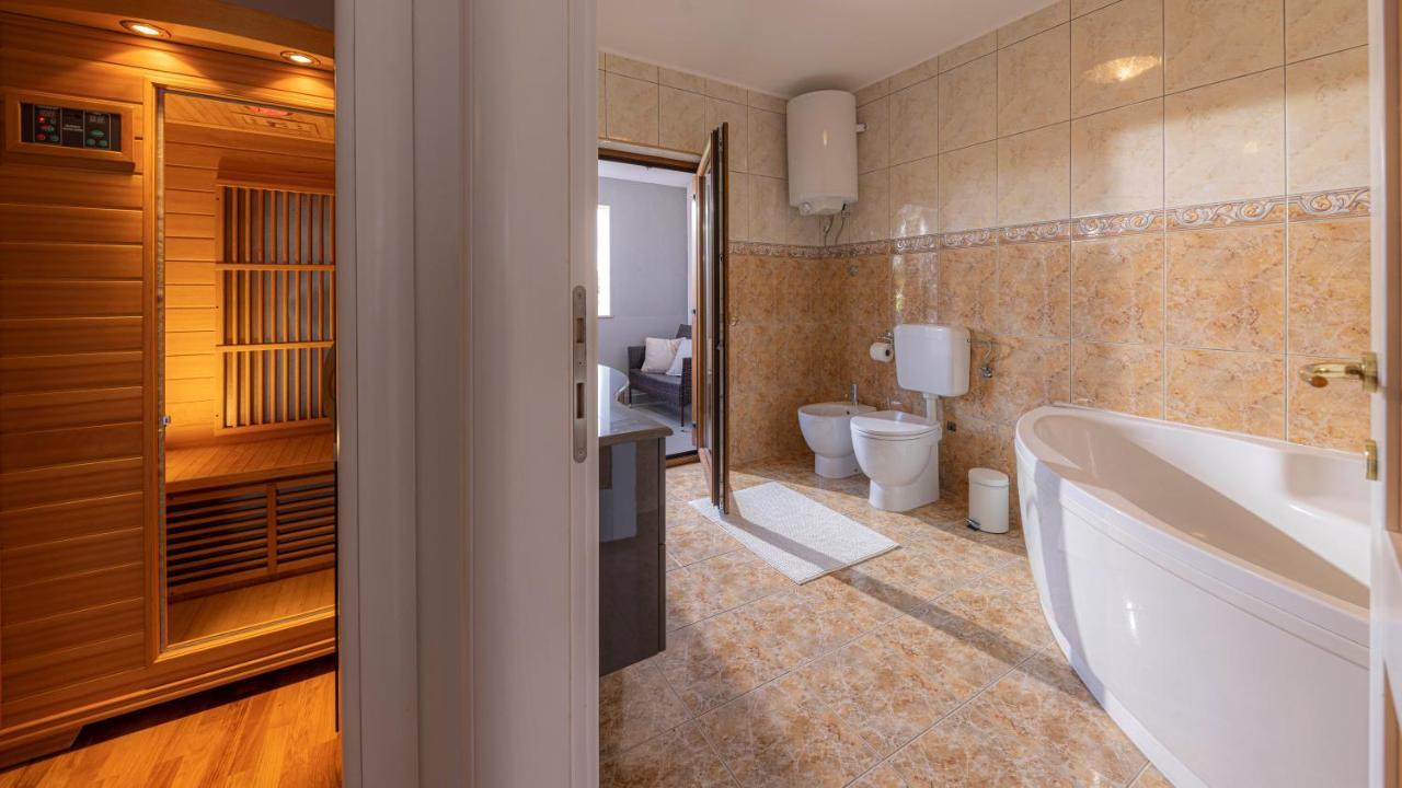 Val Piana Villa Савудрия Екстериор снимка